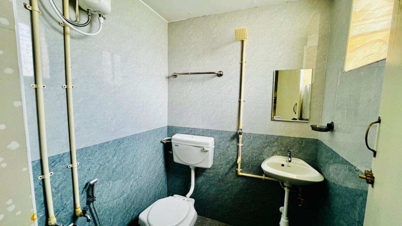 Hotel Star Nivas, Srirangam Tiruchirappalli Bagian luar foto